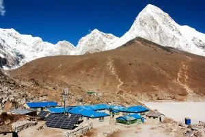 Village de Gorak Shep et point de vue de Kala Patthar sur l'Everest