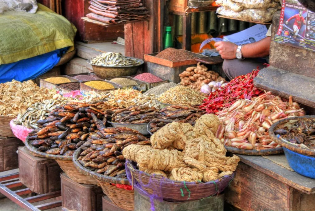 Krydderier på et marked i Kathmandu